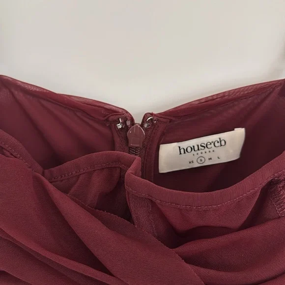 House of CB Sirene burgundy ruched bodycon midi dress SMALL Ruched Dress - Picture 10 of 12